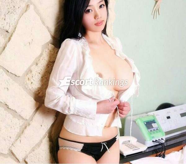 Sexy Japanese top escort new in Stratford