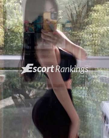 Picture 3 of London escort: Pretty lilly. 17-02-2023
