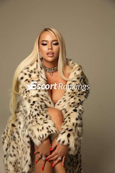 Picture 2 of South Kensington escort: Adriana. 02-10-2024